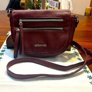 💥 2/$10 Kenneth Cole Reaction Small Saddle Bag style crossbody purse burgundy